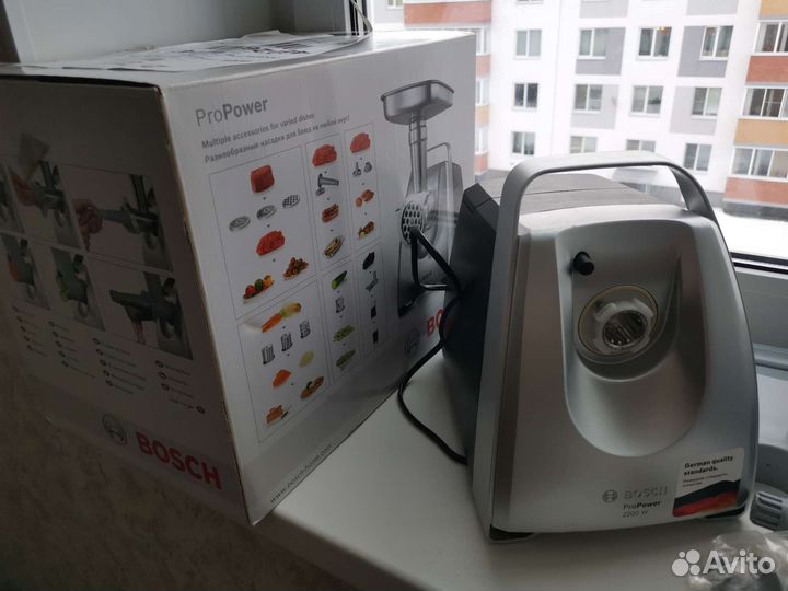 Мясорубка Bosch MFW68660