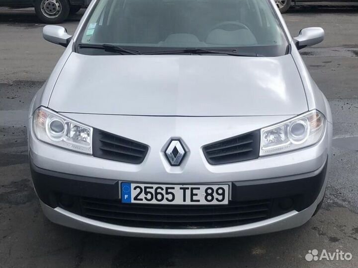 Renault Megane 2 частями