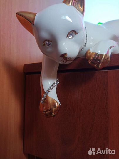 Фигурка керамическая с позолотой 