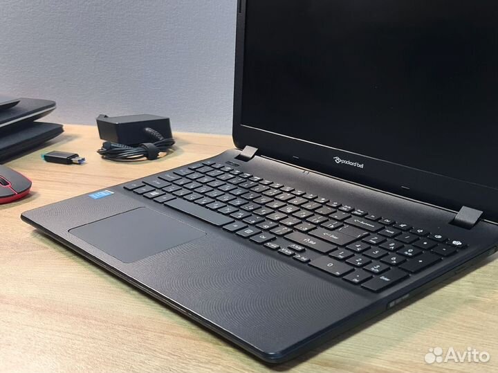 Ноутбук Acer Packard BeLL