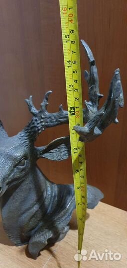 Бронзовая статуэтка олень