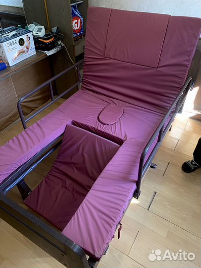 Медицинская механическая кровать с матрацом