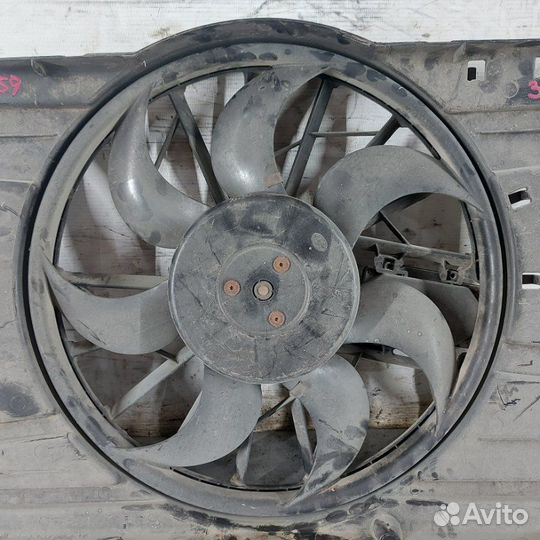 Диффузор вентилятора в сборе Ford Focus 2