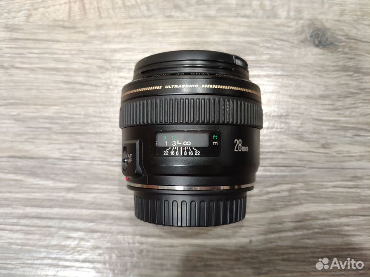 Canon 28mm f/1.8 USM EF