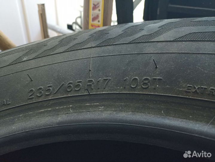 Yokohama Ice Guard Black IG20 235/65 R17