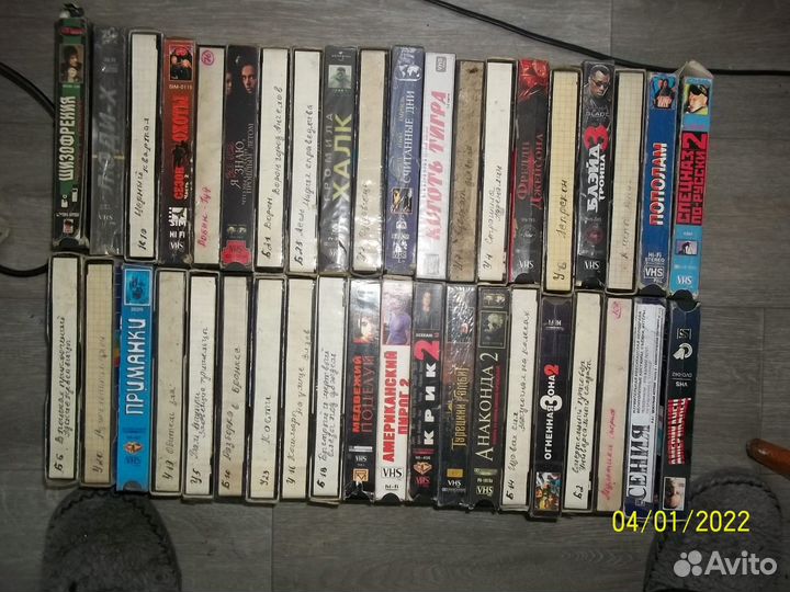 Видеомагнитофон, 180 касет