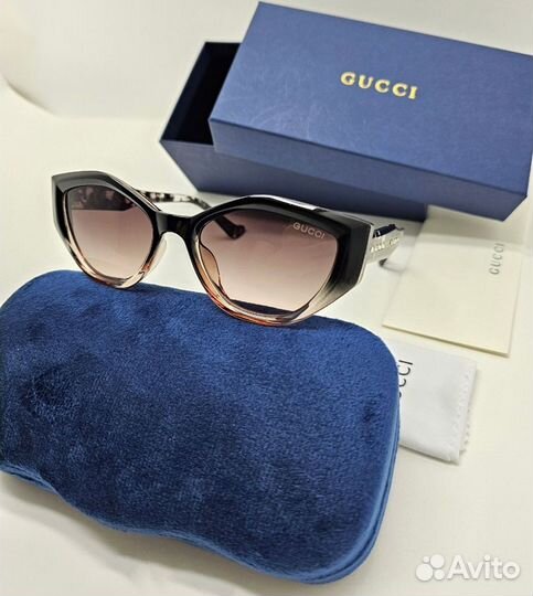Солнцезащитные очки Gucci женские