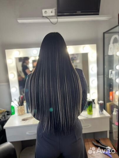 Модель на наращивание волос