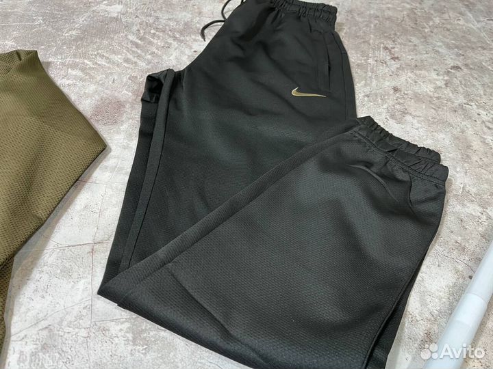 Спортивные костюмы Nike