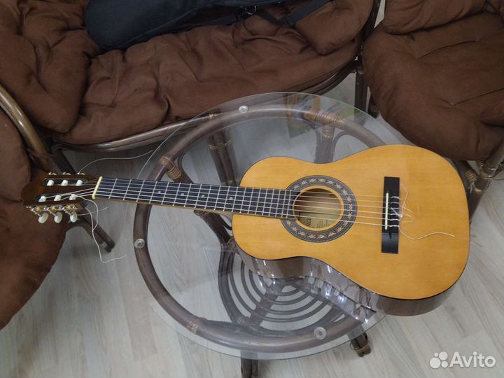 Классическая гитара 1/2