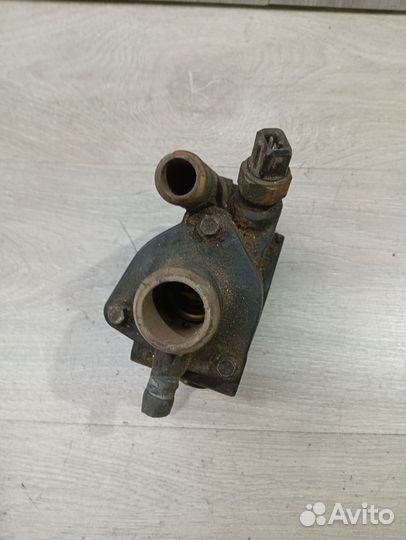 Корпус термостата Ford Mondeo 1;2