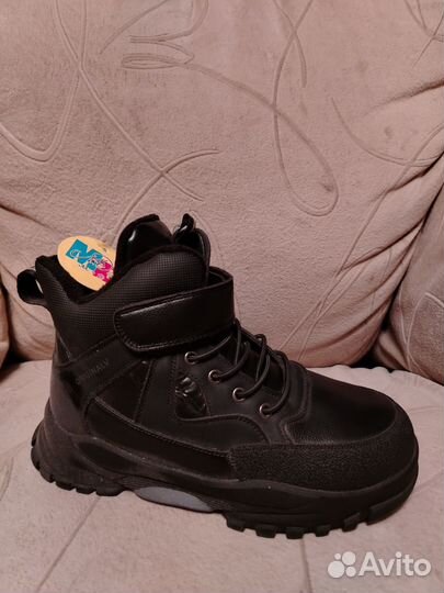 Новые зимние ботинки для мальчика