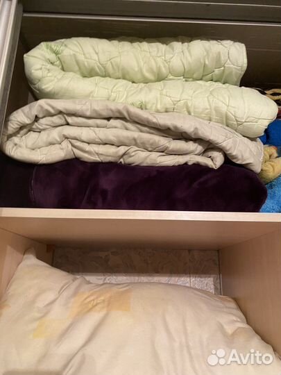 Продам одеяло х/б; синтепоновое б/у центр
