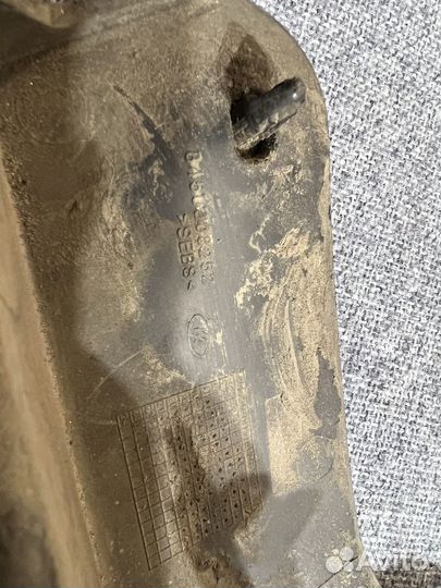 Брызговик передний правый левый LADA Vesta