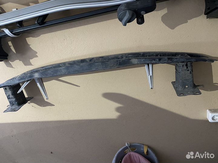 Усилитель заднего бампера tiguan 2