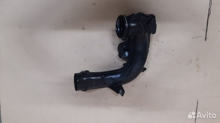 Вольво XC90 2015- XC60 патрубок подачи воздуха