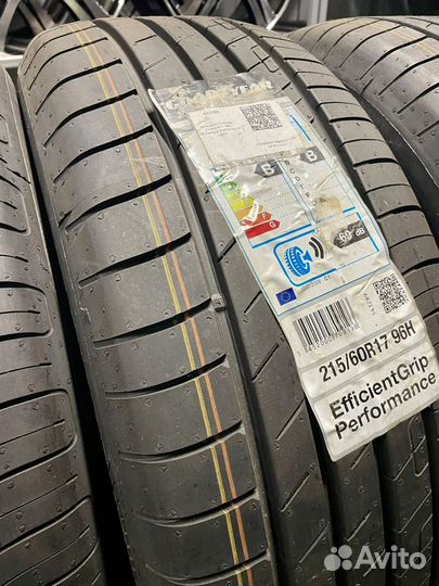 Goodyear EfficientGrip Performance 2 215/60 R17 96H