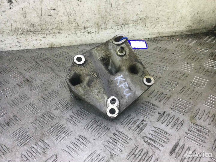 Кронштейн Peugeot 307 Kfu (ET3J4)