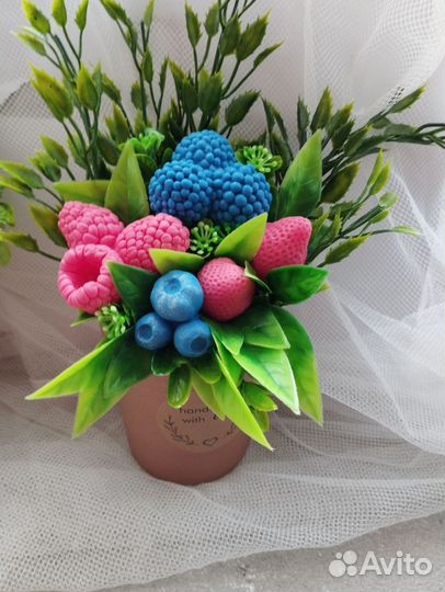 Букет из мыла ягодный