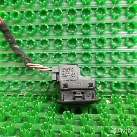 Кнопка (выключатель) Volkswagen Tiguan 5N1 2008