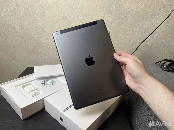 iPad 8th 2020 32GB Wi-Fi+Cellular (SIM)