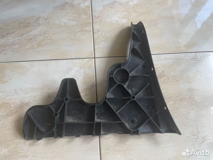 Кронштейн бампера задний левый Audi С 2004 По 2011