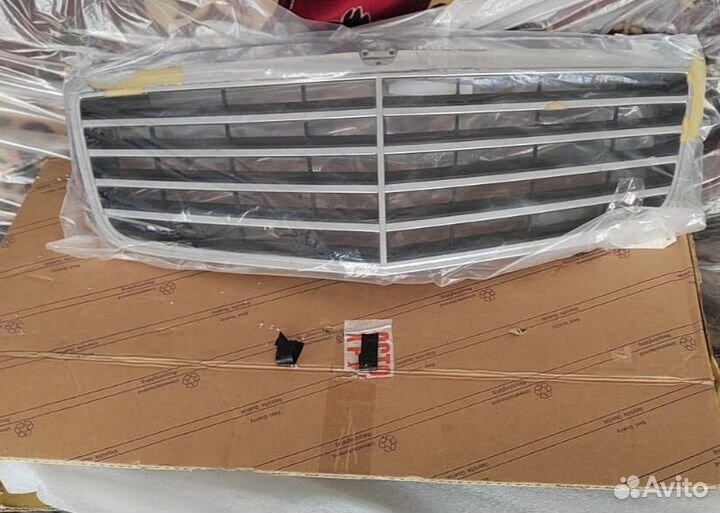 Решетка бампера mercedes w211