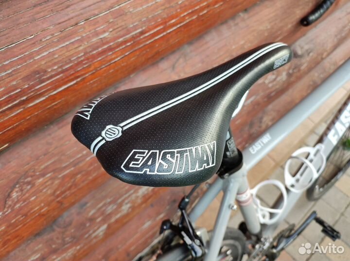 Шоссейный велосипед Eastway R3.0