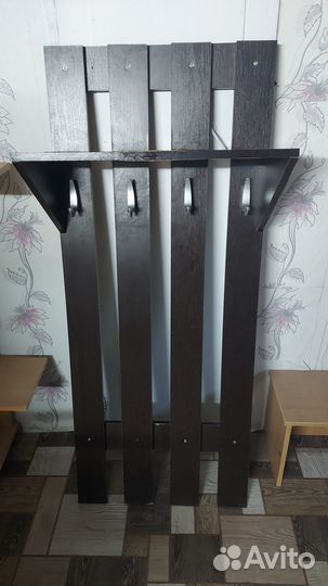 Вешалка настенная деревянная