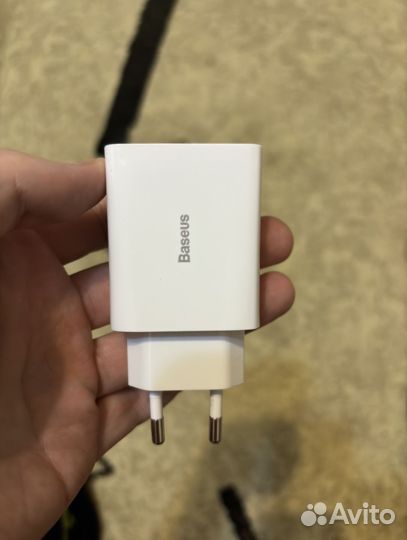 Зарядное устройство на iPhone 20w Baseus