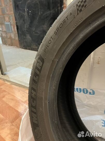 Michelin Pilot Sport 4 215/55 R17