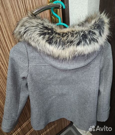 Пальто на девочку Zara 128