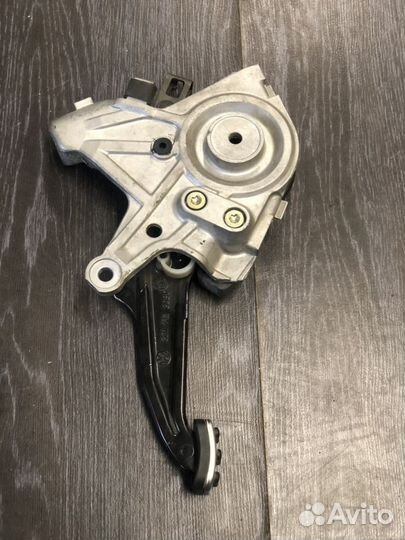 Рычаг стояночного тормоза VW Phaeton 3D1712303D