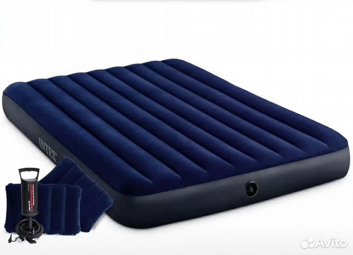 Матрас надувной 152х203х25 с насосом и подушками