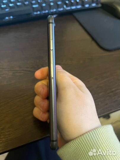 iPhone 8, 64 ГБ