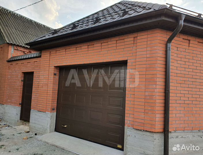 Секционные ворота