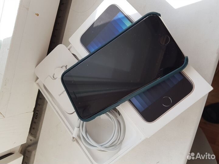 iPhone SE 3 2022 64gb