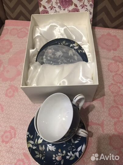 Набор чашек с блюдцами