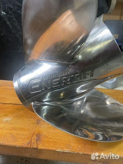 Гребной винт Enertia 14. 19.RH 8M0151239