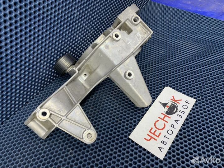 Кронштейн генератора VW Touareg GP