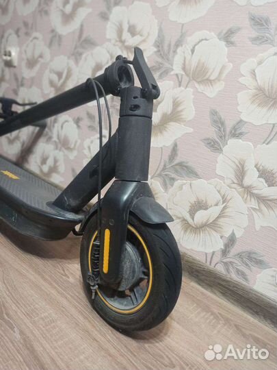 Элетросамокат (ninebot)