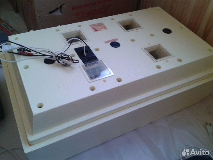 Инкубатор Золушка А-98 -12В автоматический на 98