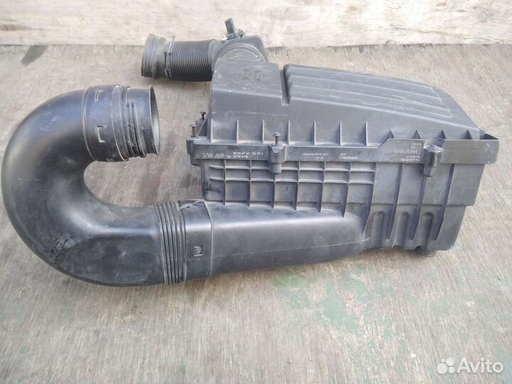 Корпус воздушного фильтра VW Tiguan 1