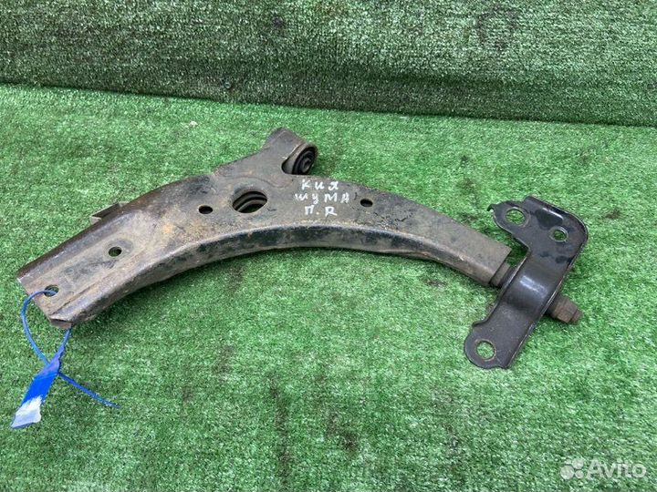 Рычаг нижний передний правый Kia Shuma