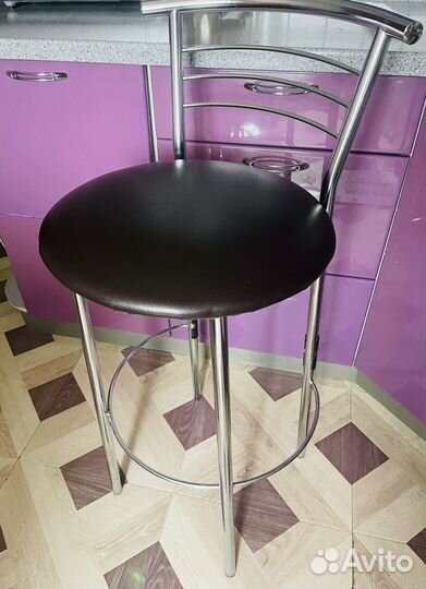 Барный стул со спинкой