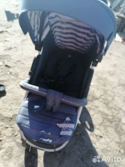 Прогулочная коляска