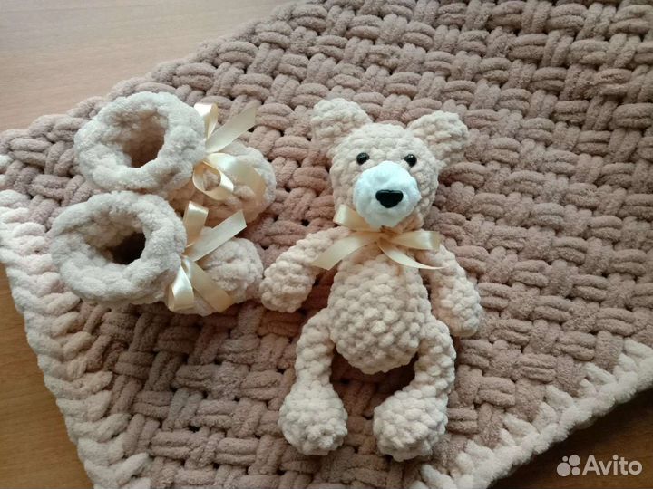 Плед, пинетки для новорожденного