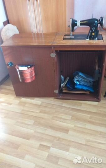 Швейная машина Чайка 2