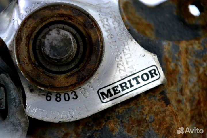 Суппорт переднего моста, левый renault trucks Prem