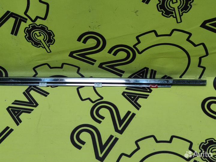 Молдинг стекла (на дверь) передний левый Lexus